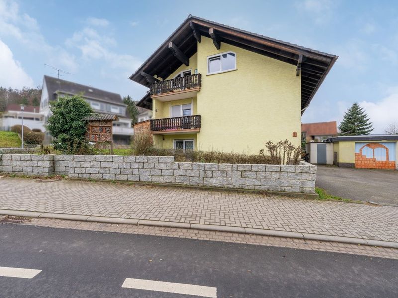 Eigennutzung oder Kapitalanlage: Teilvermietetes 3-Familienhaus in Breuberg